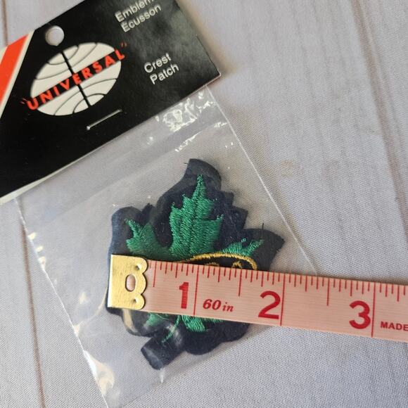 VTG Deadstock NIP Canada Patches (2) - Canadian Flag & Maple Leaf - Picture 5 of 6